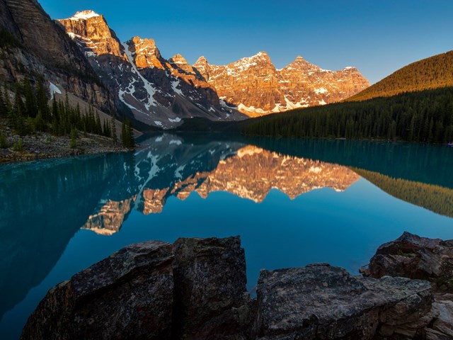 moraine-lake-sunrise-shuttle-canmore-kananaskis